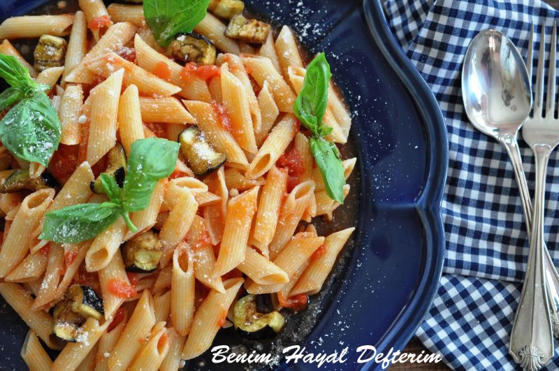Patlıcanlı penne
