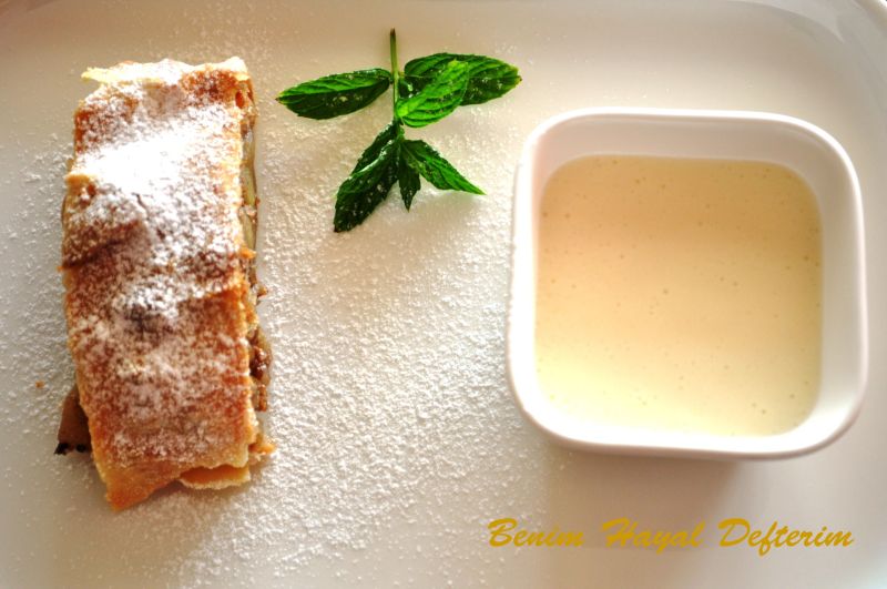 Elmalı strudel